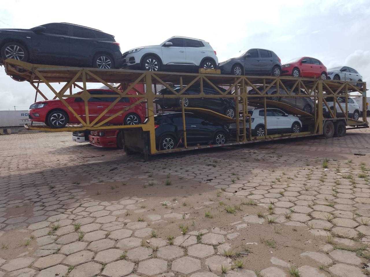 Como funciona o transporte de veículos por cegonha?